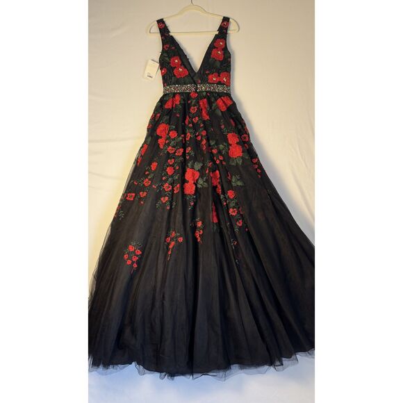 NWT Size 4 Ellie Wilde floral embroidered ball gown crystal belt v neck - Picture 3 of 9